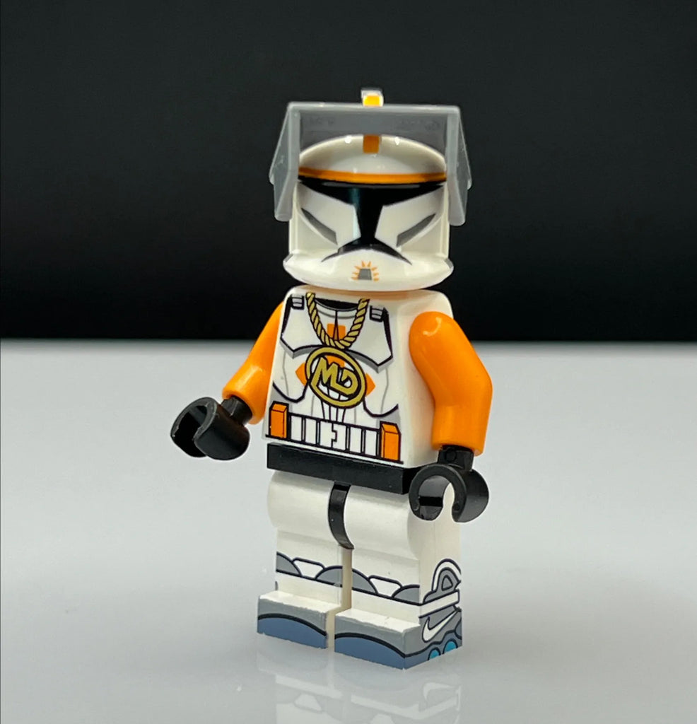 Lego Star Wars P1 Commander Cody Minifigure with Air Mags and MD Chain